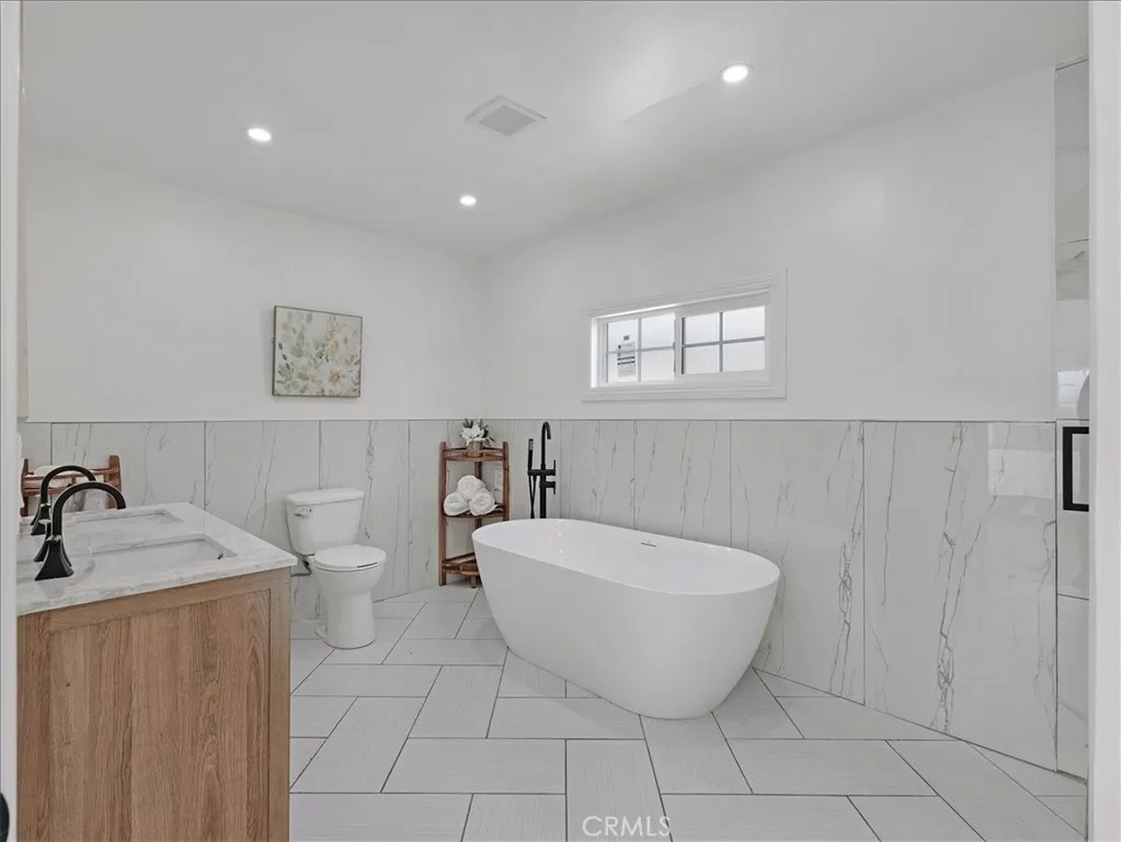 7827 S Hobart Boulevard, Los Angeles, California 90047 home-pic-26